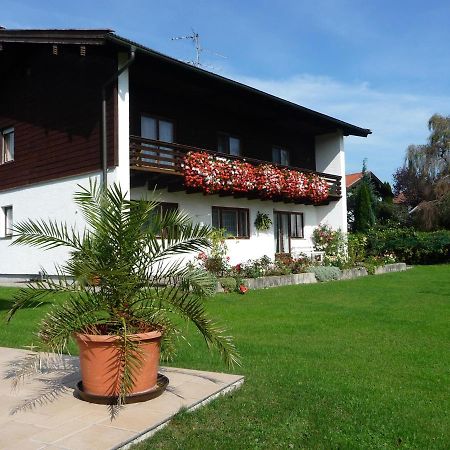 Ferienwohnung Wennesz 1 Chieming Exteriör bild