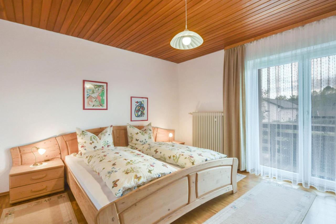Ferienwohnung Wennesz 1 Chieming Exteriör bild