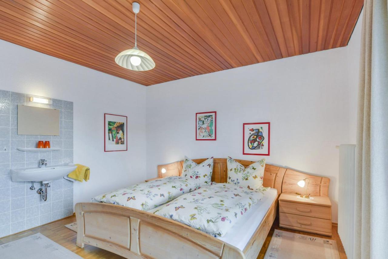 Ferienwohnung Wennesz 1 Chieming Exteriör bild